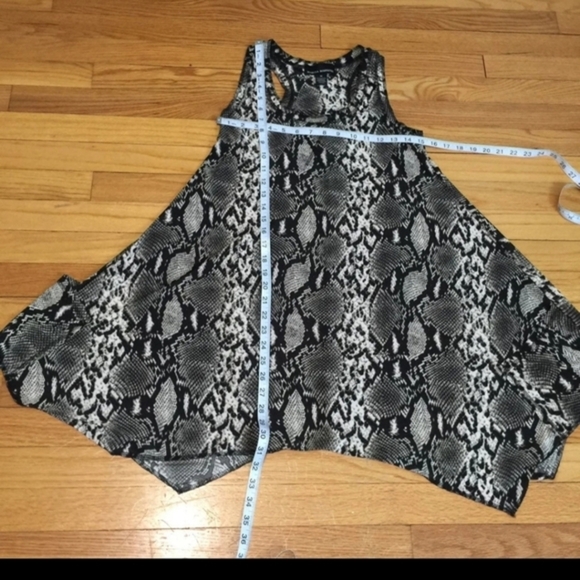 Isabella Rodriguez Snake Dress - Picture 7 of 7